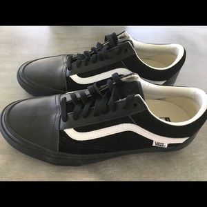 Men’s  Black Vans 10.5